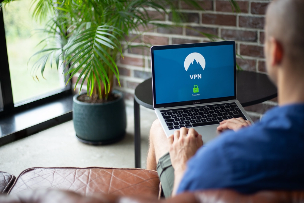 VPN – czym jest, jak działa i dlaczego warto z niego korzystać?